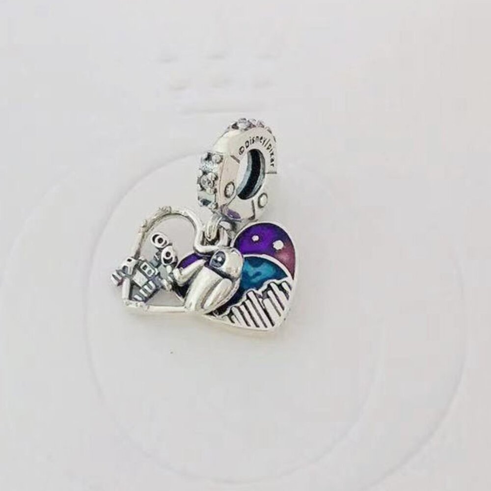 Pandora Disney Charm Pendente a Cuore Eve e Wall-E che si illumina al buio